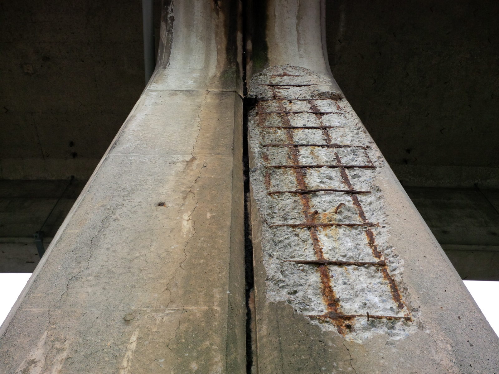 Трещины в металлоконструкциях. Карбонизационная коррозия бетона. Сульфатная коррозия бетона. Карбонизация защитного слоя бетона. Коррозия выщелачивания бетона.