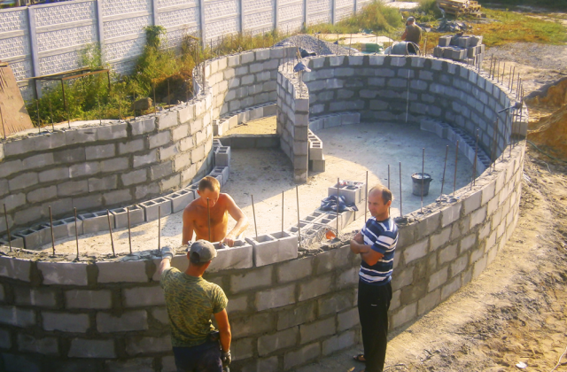 Строительство бетонного бассейна своими руками: пошаговая инструкция, фото