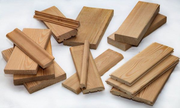 Несколько различных ножей-насадок на самодельный станок для изготовления вагонки позволят создавать различные изделия из дерева