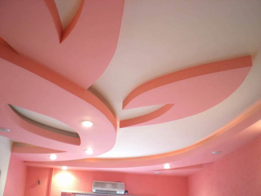 Пенопластовый потолок – это отличный способ быстро и недорого скрыть основные неровности и дефекты потолочной поверхности