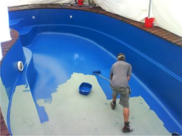 Резиновая краска может применяться в качестве финишного покрытия для бассейнов